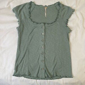 Women's Green Ruffle Button-Down Top